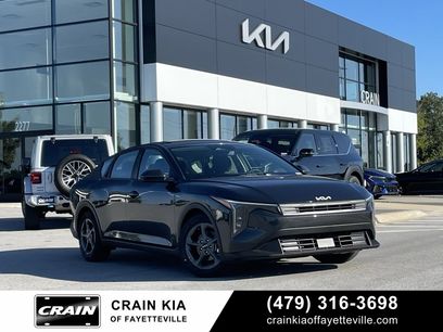 New 2025 Kia K4 LXS