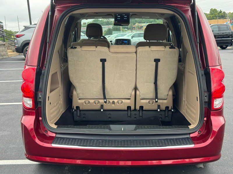 Used 2015 Dodge Grand Caravan SE w/ Quick Order Package 29E SE FWD image 5