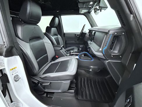 Used 2024 Ford Bronco Black Diamond AWD/4WD image 15