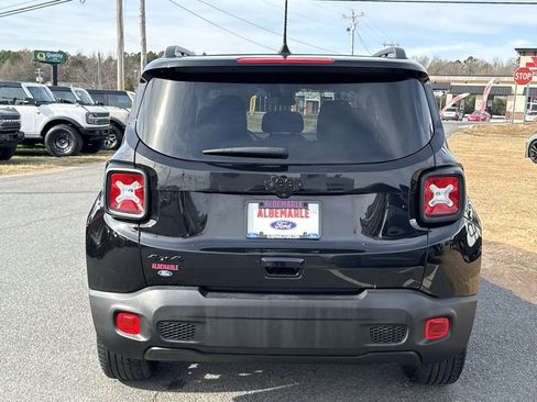 Used 2023 Jeep Renegade Altitude image 4