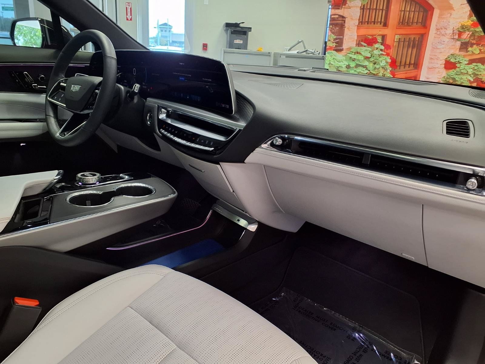 Certified 2024 Cadillac Lyriq Luxury RWD image 9