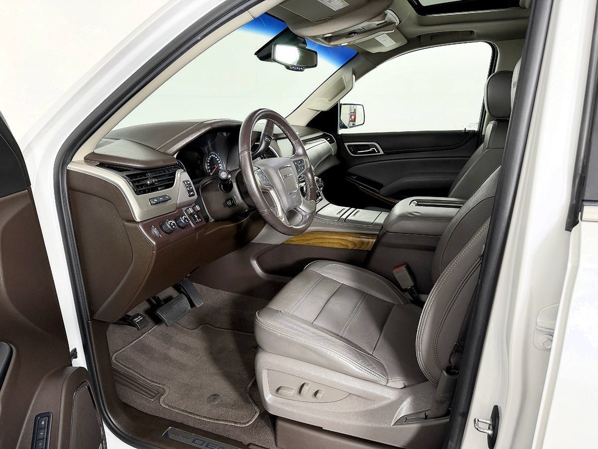 Used 2019 GMC Yukon Denali w/ Denali Ultimate Package AWD/4WD image 35