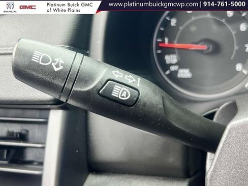 Used 2024 GMC Terrain SLE w/ Driver Convenience Package image 19