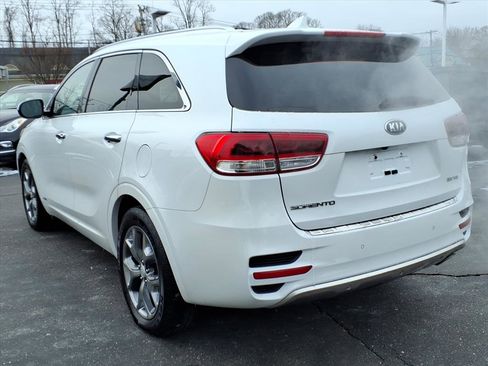 Used 2017 Kia Sorento SX image 7