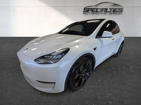 Used 2022 Tesla Model Y Long Range image 5