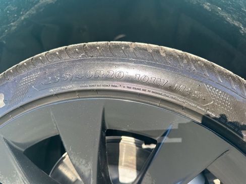 Used 2023 Tesla Model Y Long Range image 32