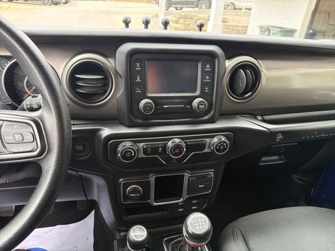 Used 2020 Jeep Wrangler Unlimited Sport AWD/4WD image 17
