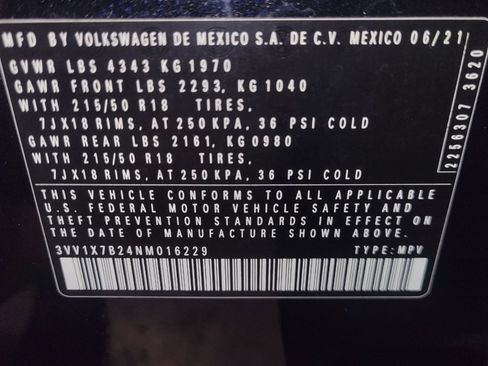 Used 2022 Volkswagen Taos SEL w/ Panoramic Sunroof Package FWD image 33
