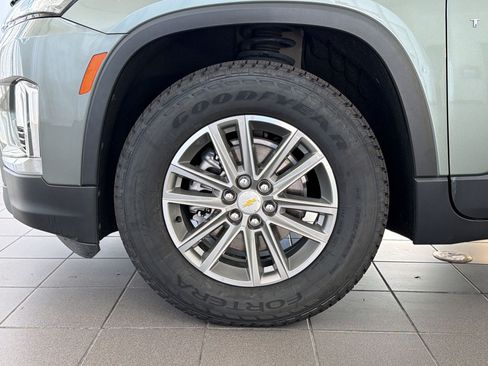 Used 2023 Chevrolet Traverse LT FWD image 12