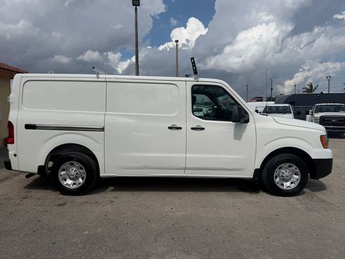 Used 2021 Nissan NV 2500 SV image 8