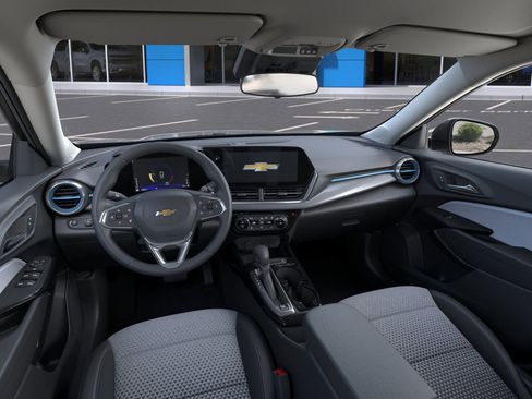 New 2025 Chevrolet Trax LT w/ Driver Confidence Package image 17