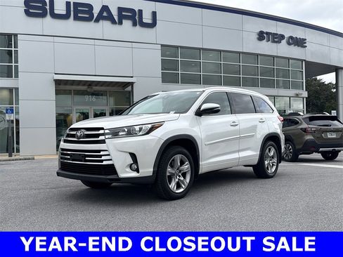 Used 2017 Toyota Highlander Limited image 1