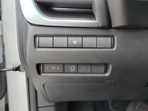 Certified 2023 Nissan Rogue SV FWD image 31