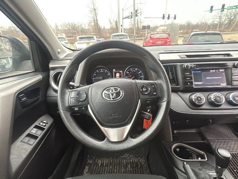Used 2018 Toyota RAV4 LE image 16