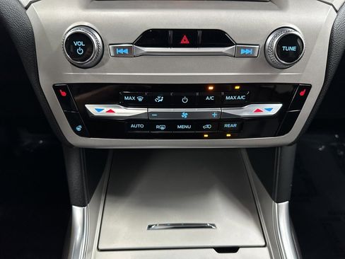 Used 2024 Ford Explorer XLT w/ Equipment Group 202A image 26