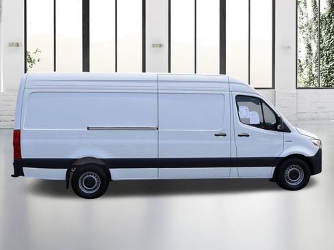 Used 2024 Mercedes-Benz eSprinter 170 Cargo image 6