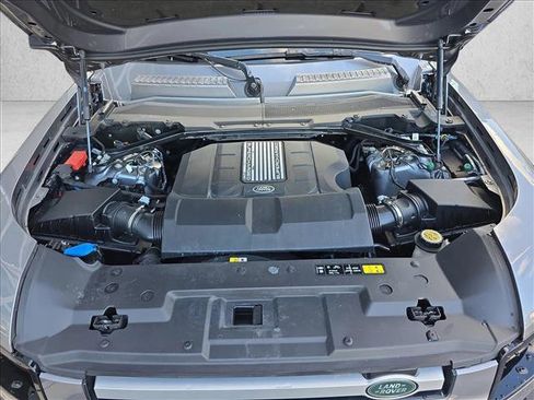 Used 2024 Land Rover Defender 110 SE image 30