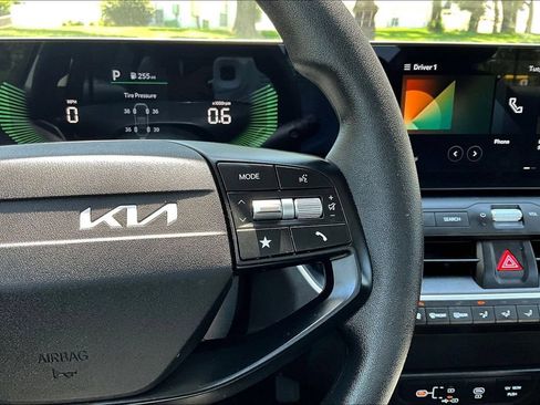 Used 2025 Kia K4 FWD image 13