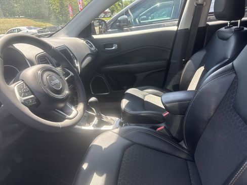 Used 2021 Jeep Compass Latitude AWD/4WD image 2