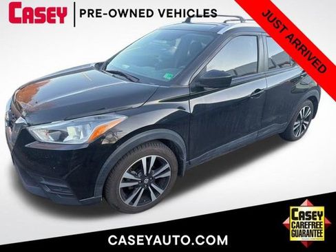 Used 2018 Nissan Kicks SV image 1