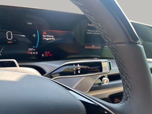 New 2026 Cadillac Vistiq Luxury image 52