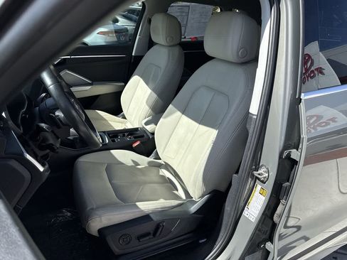 Used 2021 Audi Q3 2.0T Premium w/ Convenience Package AWD/4WD image 11