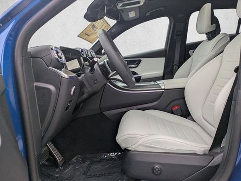 Certified 2025 Mercedes-Benz GLC 300 4MATIC image 17