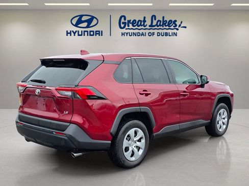Used 2024 Toyota RAV4 LE FWD image 5