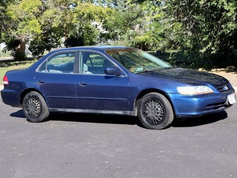 Used 2001 Honda Accord LX image 2