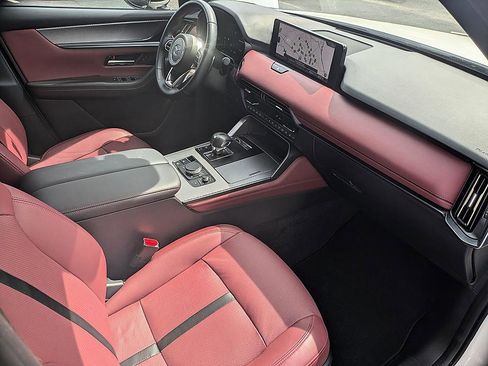 Certified 2025 MAZDA CX-70 Plug-In Hybrid w/ Premium Plus AWD/4WD image 39