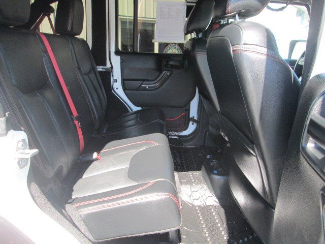 Used 2018 Jeep Wrangler Unlimited Rubicon AWD/4WD image 14