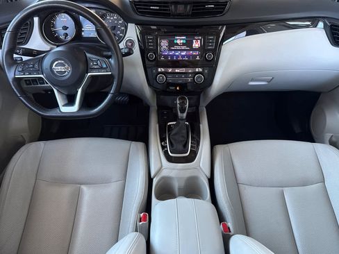 Used 2022 Nissan Rogue Sport SL AWD/4WD image 3
