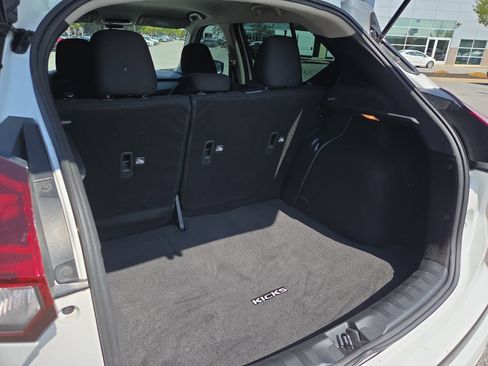 Used 2024 Nissan Kicks S FWD image 9