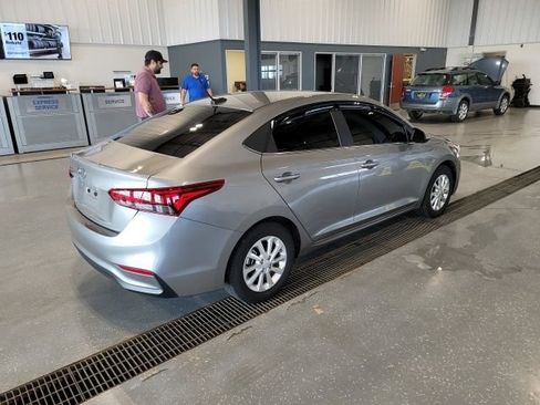 Used 2022 Hyundai Accent SEL FWD image 7