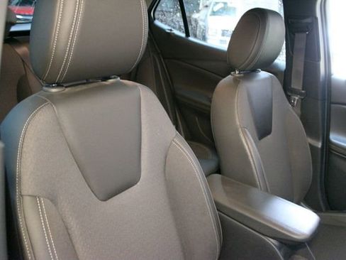 Used 2024 Buick Encore GX Preferred FWD image 11