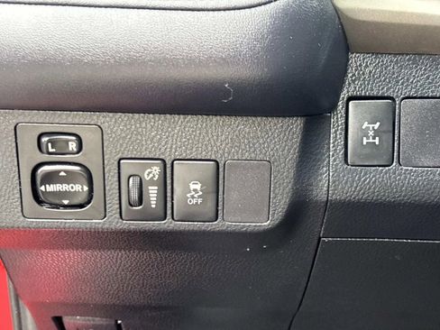 Used 2013 Toyota RAV4 XLE image 17