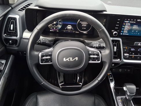 Used 2023 Kia Sorento SX AWD/4WD image 14