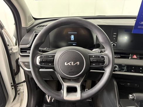 Used 2023 Kia Sportage LX image 15
