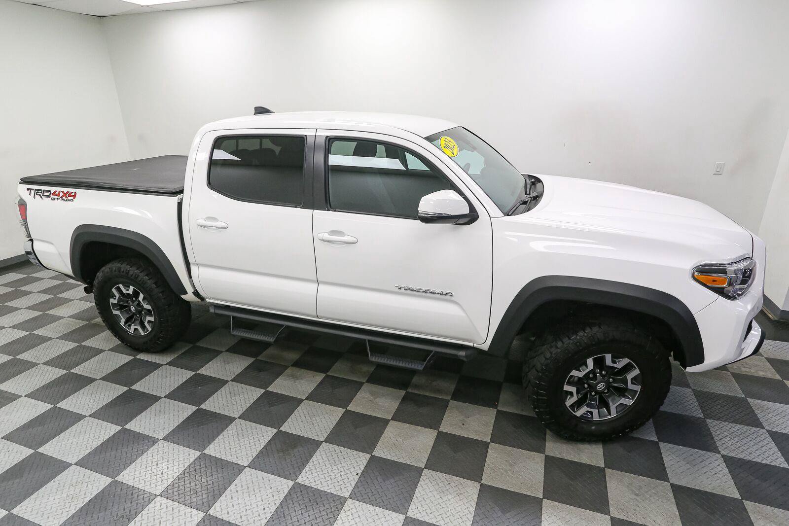 Used 2023 Toyota Tacoma TRD Off-Road AWD/4WD image 5