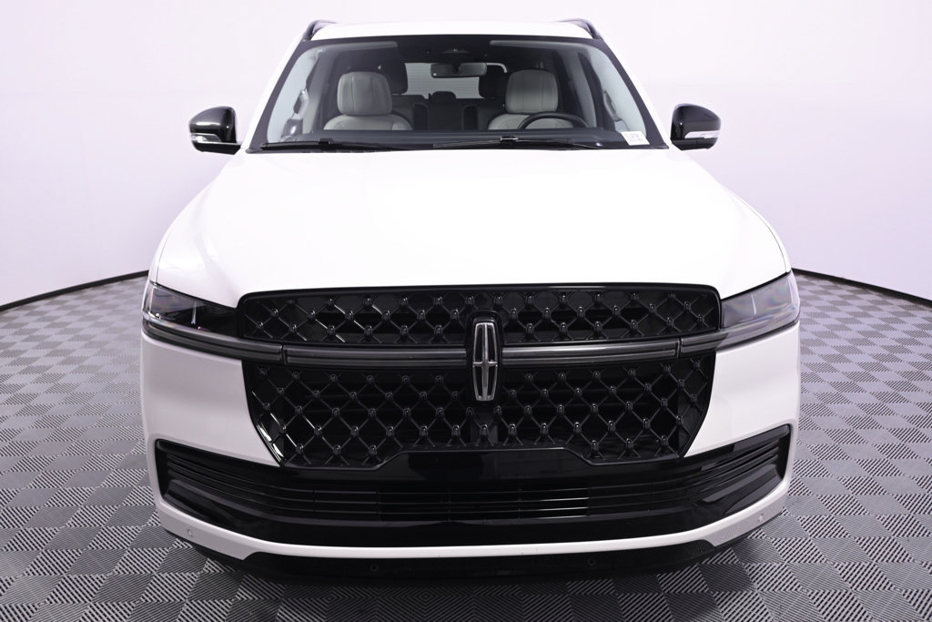 New 2026 Lincoln Navigator Reserve w/ Jet Appearance Package AWD/4WD image 10