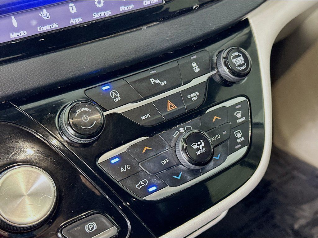 Used 2018 Chrysler Pacifica Touring-L w/ Premium Audio Group FWD image 29