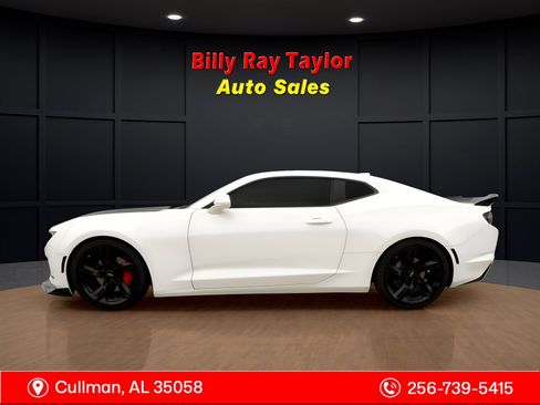 Used 2021 Chevrolet Camaro LT w/ RS Package image 2