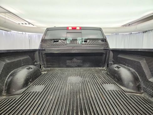 Used 2019 RAM 1500 Classic SLT AWD/4WD image 26