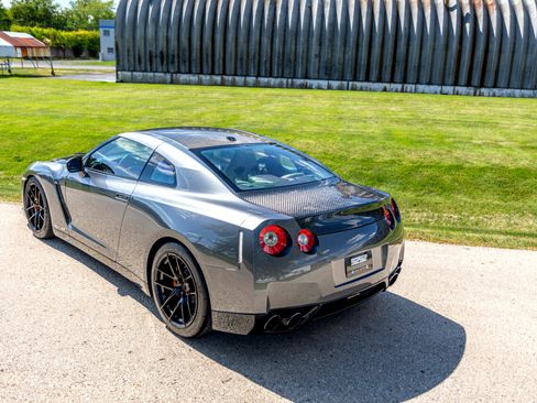 Used 2009 Nissan GT-R Premium image 9