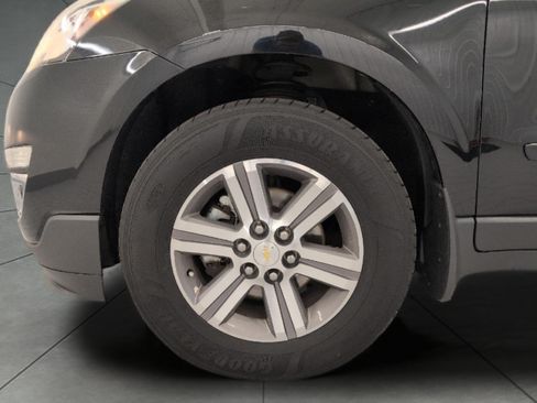 Used 2017 Chevrolet Traverse LT AWD/4WD image 3