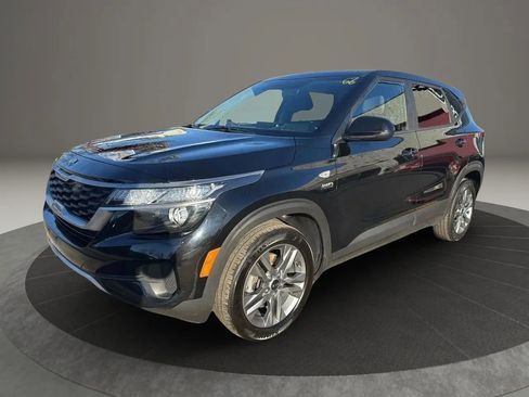 Used 2021 Kia Seltos LX AWD/4WD image 1