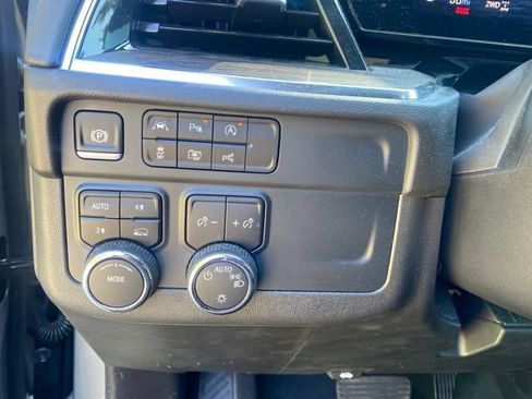 Used 2025 Chevrolet Suburban LS AWD/4WD image 24