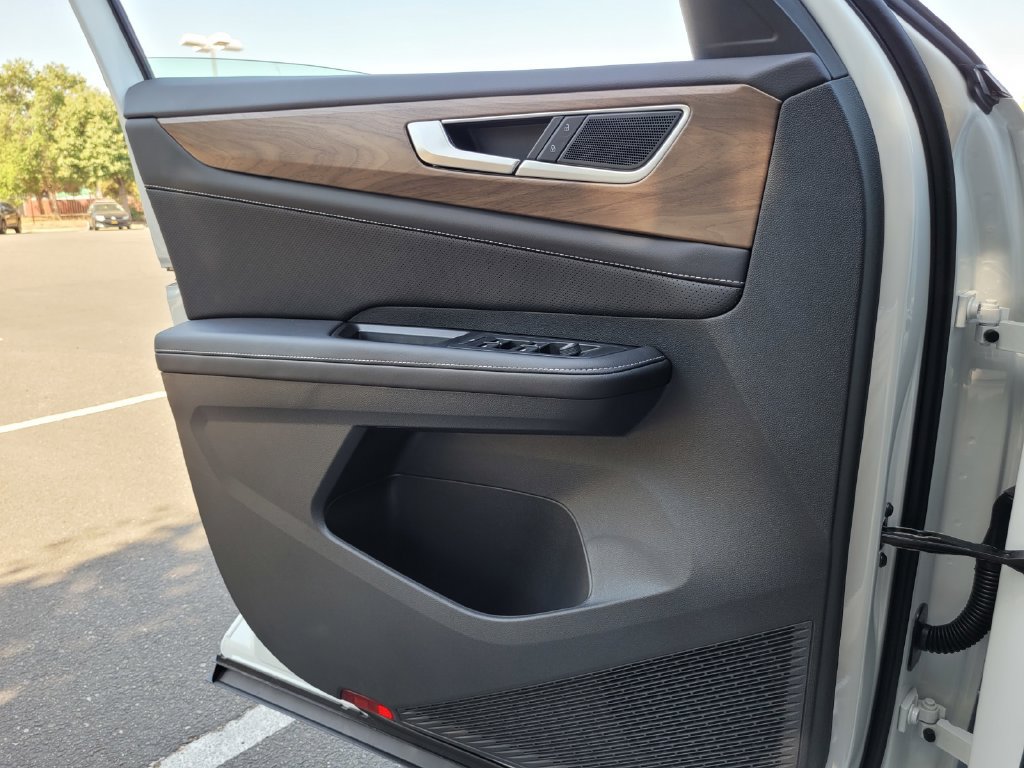 New 2026 Volkswagen Atlas SE FWD image 25