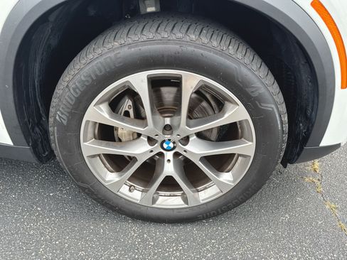 Used 2024 BMW X5 xDrive40i w/ Premium Package AWD/4WD image 8