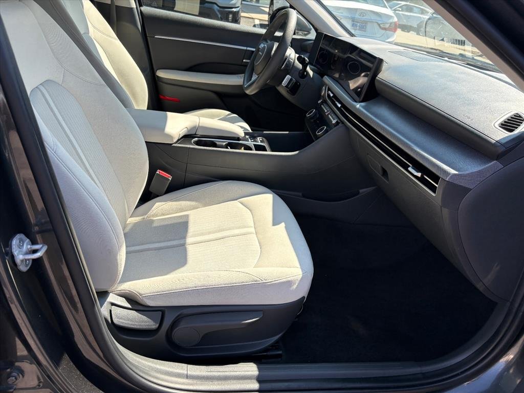 Certified 2025 Hyundai Sonata SEL FWD image 16